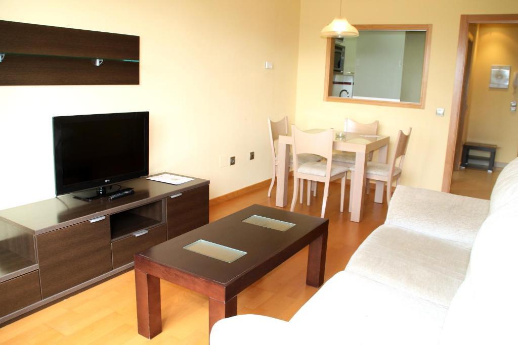 Apartahotel Ribera Arroyo de la Encomienda Kültér fotó